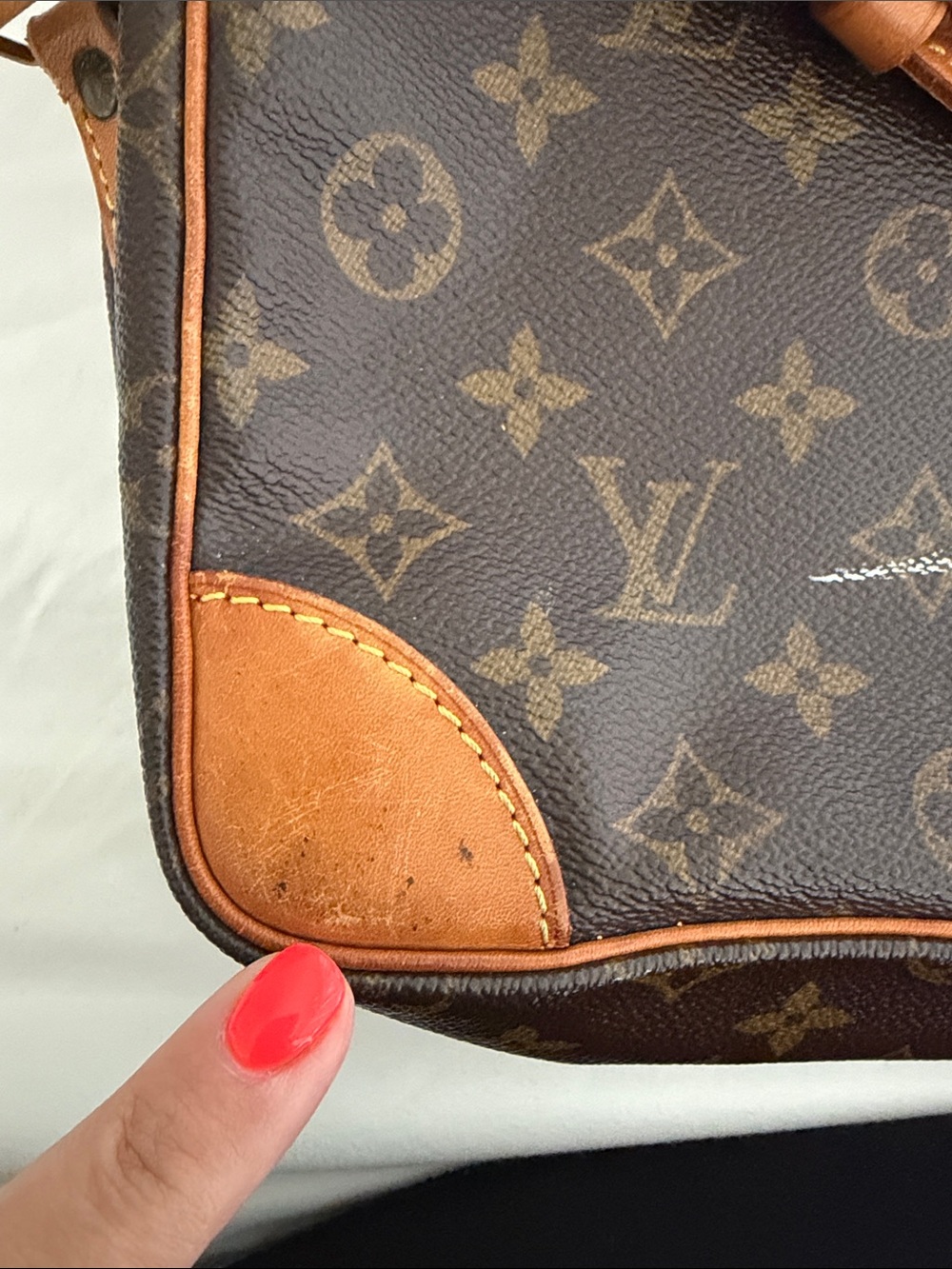 Louis Vuitton Monogram Canvas Messenger Bag with Tan Leather Trim - Picture 4 of 8